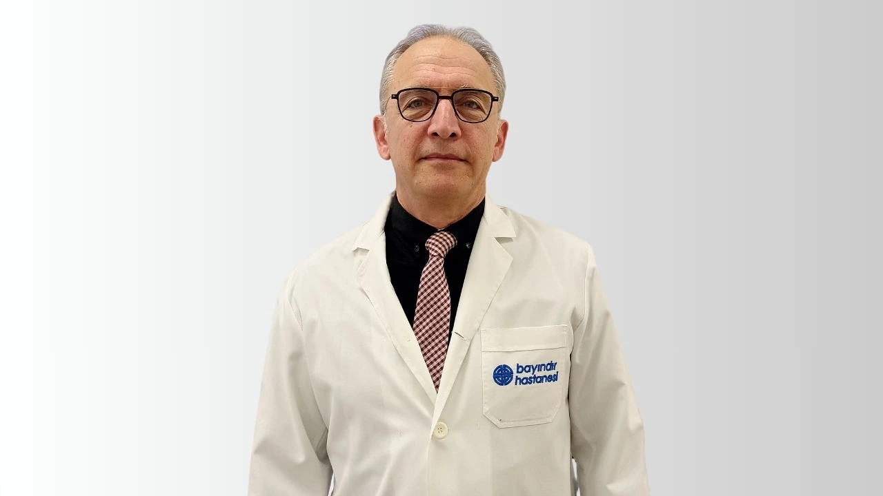 Prof. Dr. Hüseyin Demirörs, robotik protez cerrahisinin daha az ağrı,