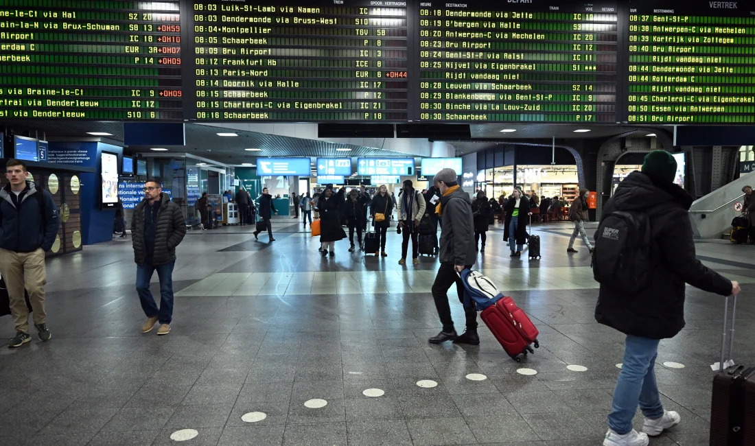 Belçika’da Kemer Sıkma Politikalarına Karşı 3 Günlük Grev Başladı Belçika’da hükümetin kemer sıkma planlarına karşı başlayan grev, ulaşımdan kamu