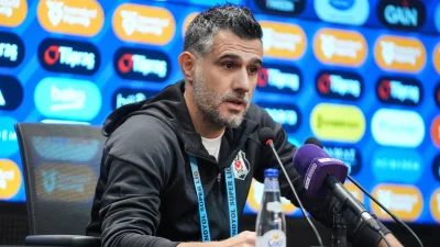 Murat Kaytaz: “Beşiktaş Kaosa Çekilmeye Çalışılıyor” Beşiktaş Yardımcı Antrenörü Murat Kaytaz, Fenerbahçe yenilgisi sonrası hakem kararlarını