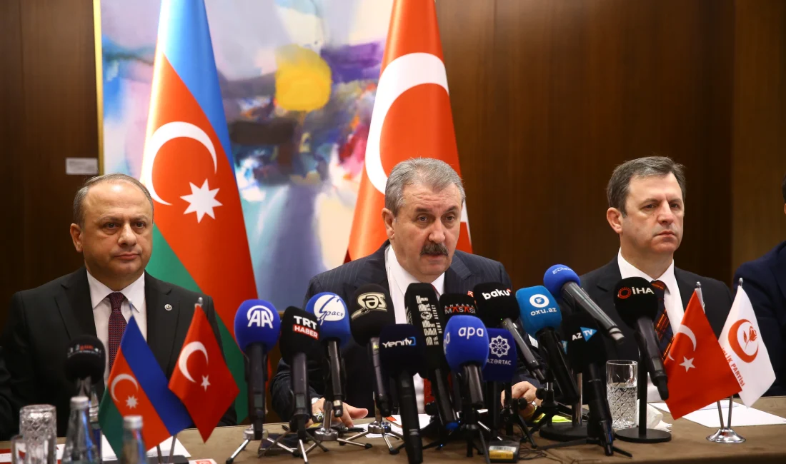 Destici: Ermenistan’ın Huzuru İçin Türkiye ve Azerbaycan’la Uzlaşması Şart BBP Genel Başkanı Mustafa Destici, Azerbaycan temasları sonrası yaptığı açıklamada