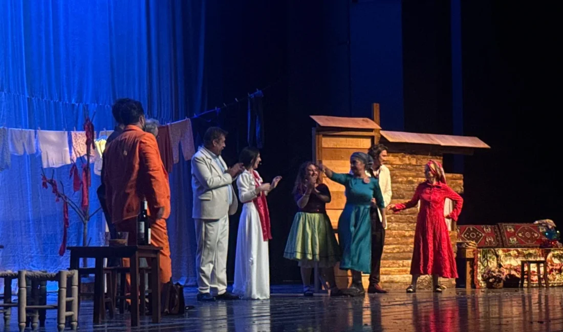 Bursa’nın unutulmaz simalarından Ayten Şenaşık’ın yaşamı tiyatro sahnesine taşındı; “Deli