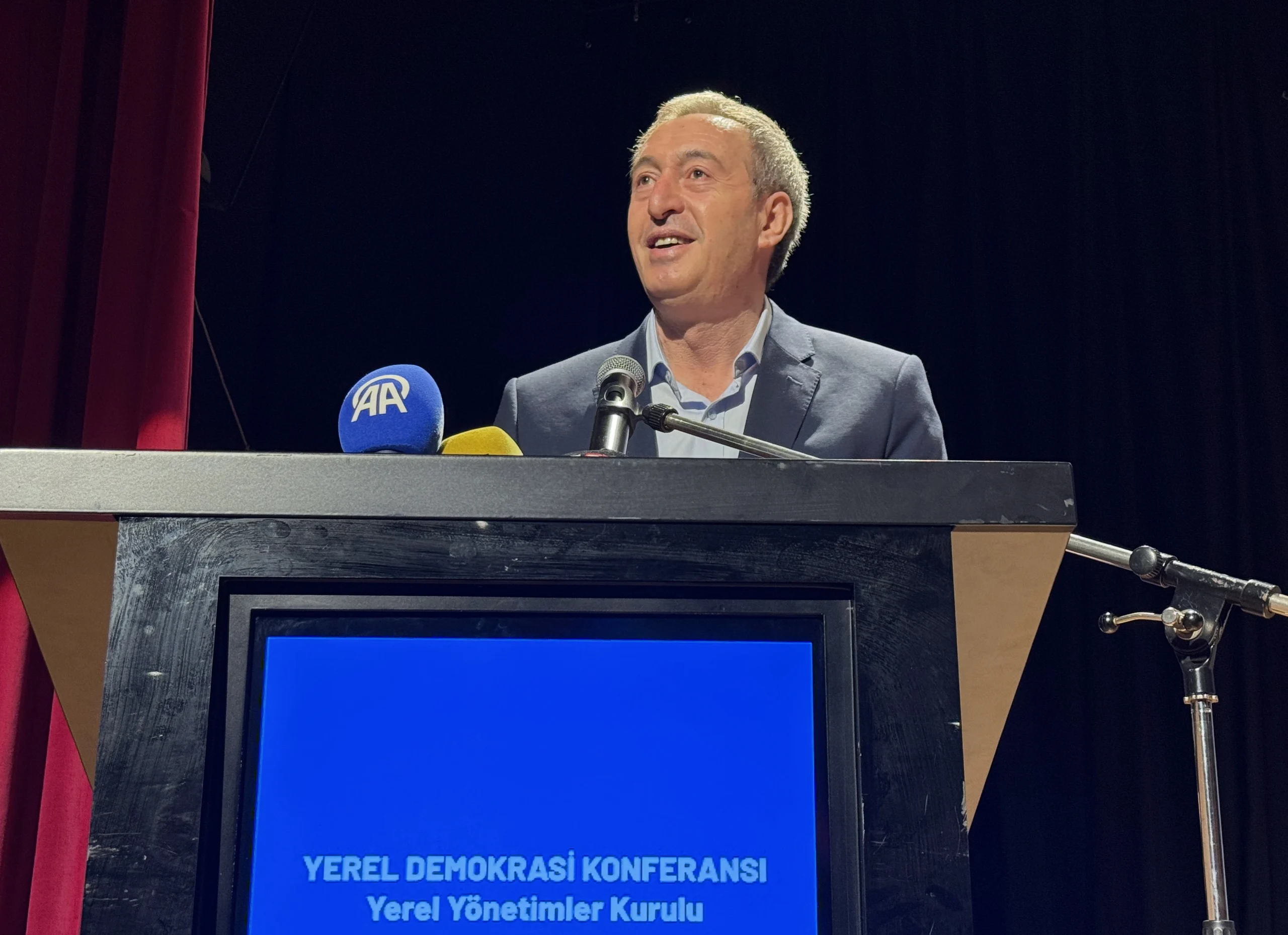 DEM Parti Eş Genel Başkanı Tuncer Bakırhan, yerel demokrasinin güçlenmesi