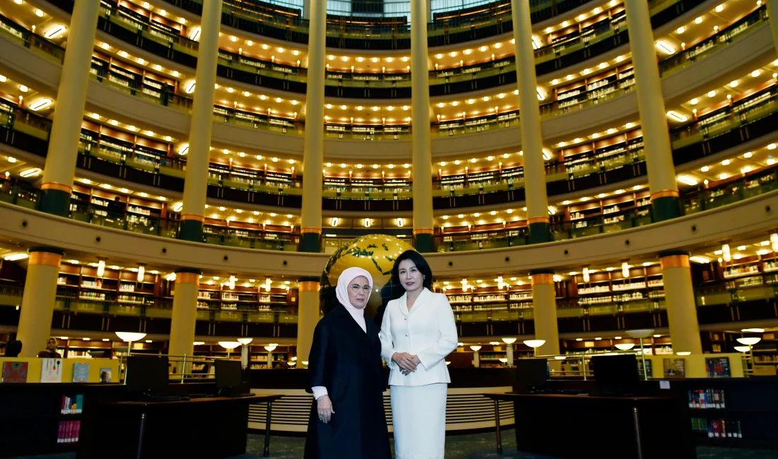 Emine Erdoğan ve Güney Kore Devlet Başkanı'nın eşi Kim Hea