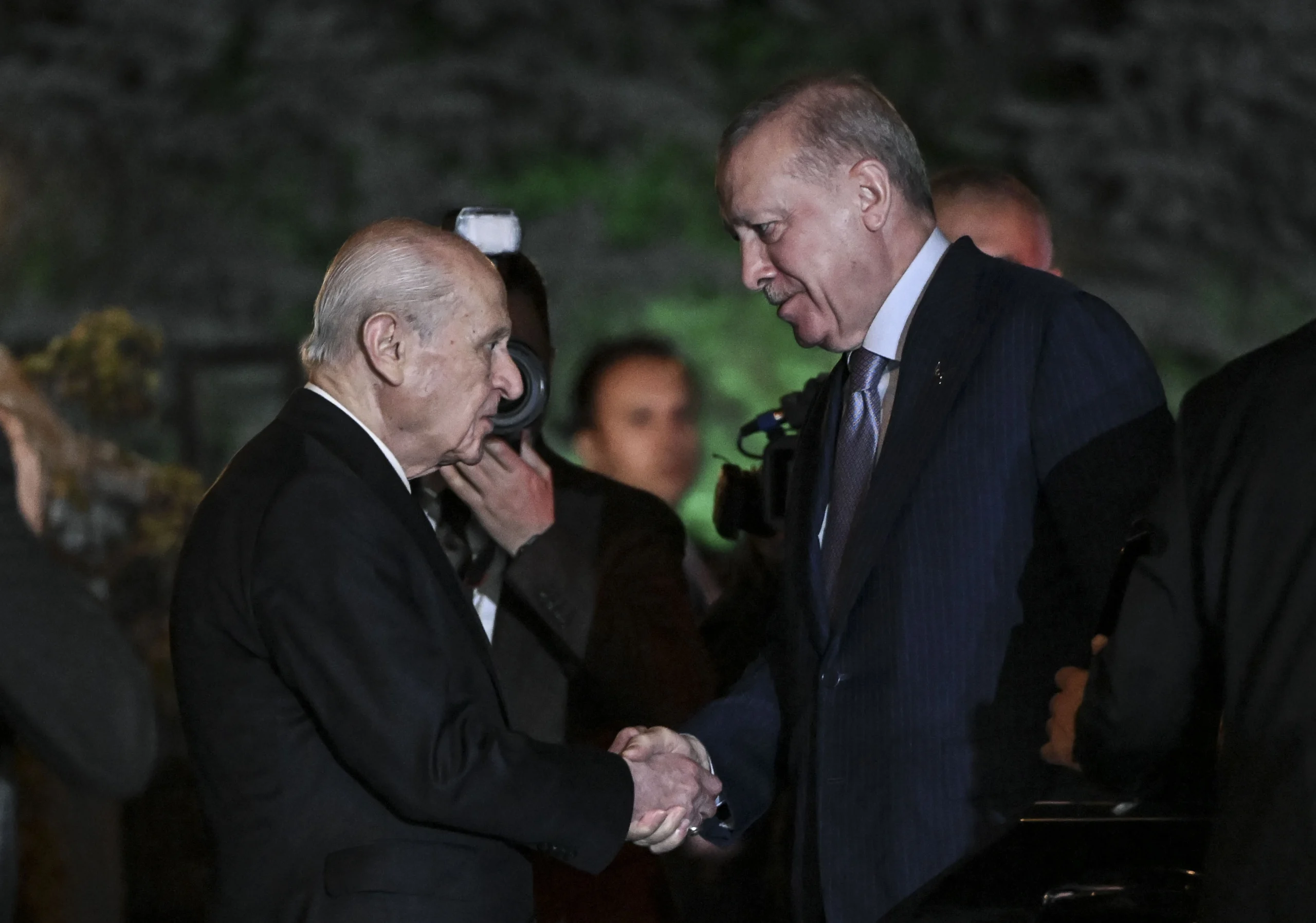 Cumhurbaşkanı Erdoğan, MHP lideri Devlet Bahçeli’yi evinde ziyaret etti. Görüşme