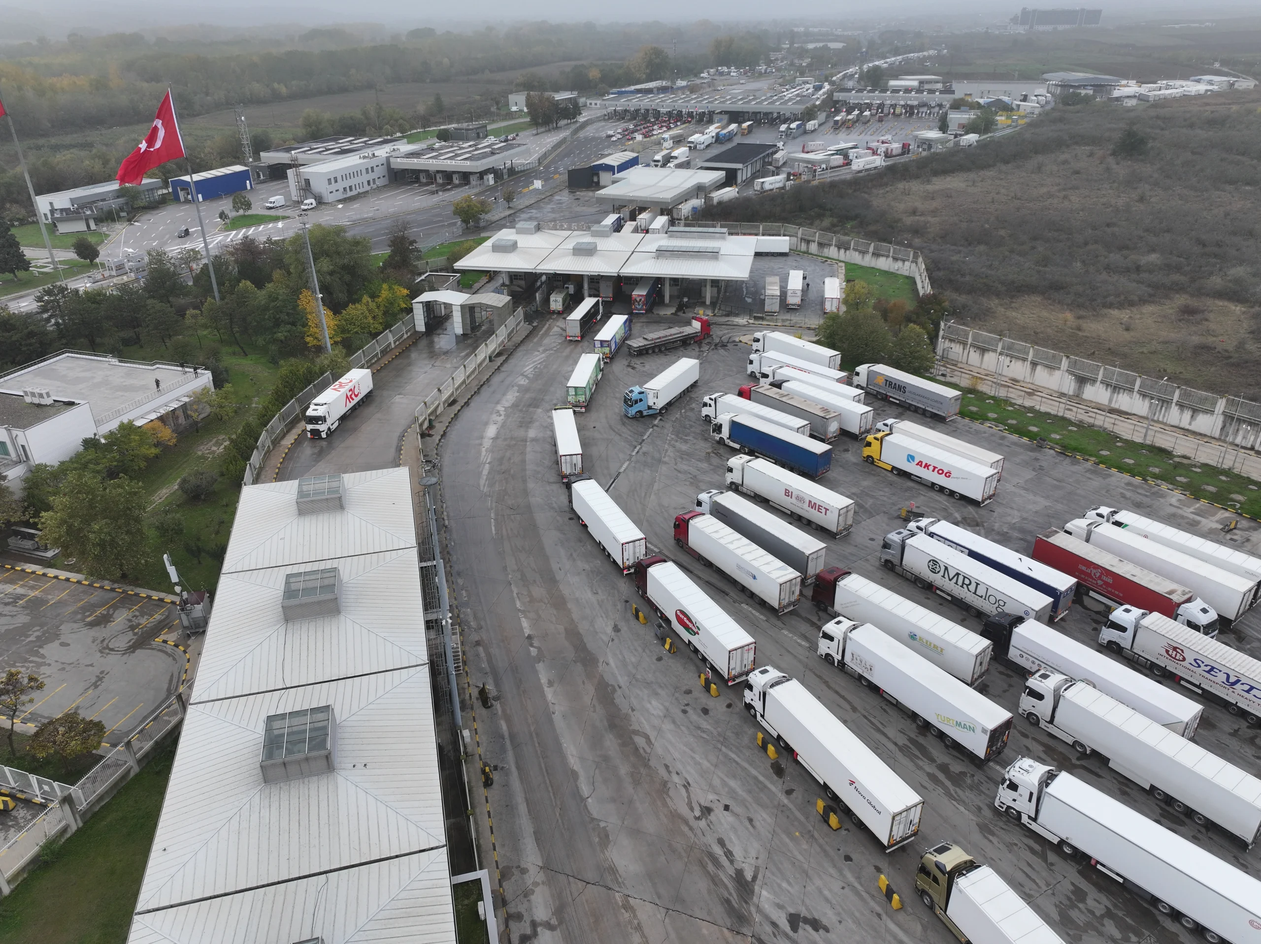 Edirne Valisi Yunus Sezer, Kapıkule’de tır geçiş süresinin kısaldığını ve