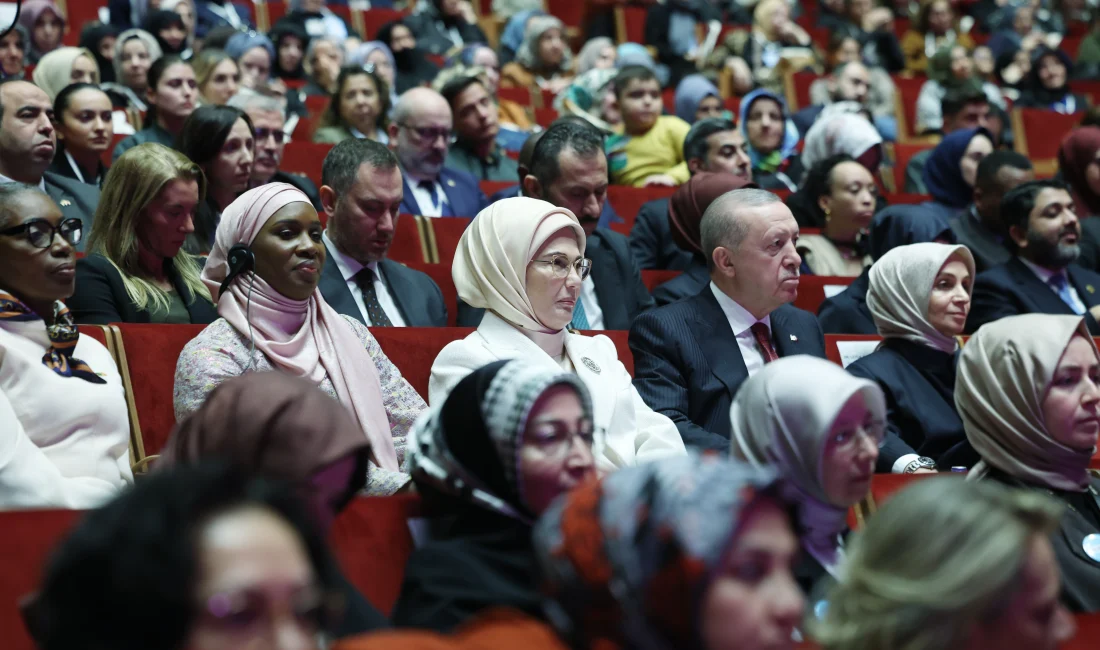 Emine Erdoğan, İstanbul’da düzenlenen Yankılar Sergisi ve İnsan Hakları Konferansı'na