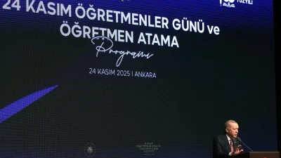 Cumhurbaşkanı Erdoğan, “Öğretmenlerimiz ilim ve ahlak meşalesini taşıdıkça Türkiye'nin yolu