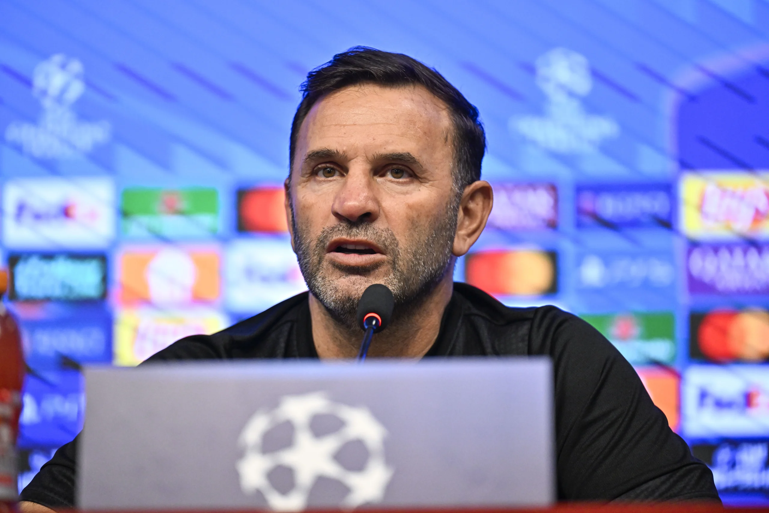 Galatasaray Teknik Direktörü Okan Buruk ve golcü Mauro Icardi, Union