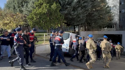 Gaziantep’te terör örgütü DEAŞ’a yönelik düzenlenen eş zamanlı operasyonlarda 13