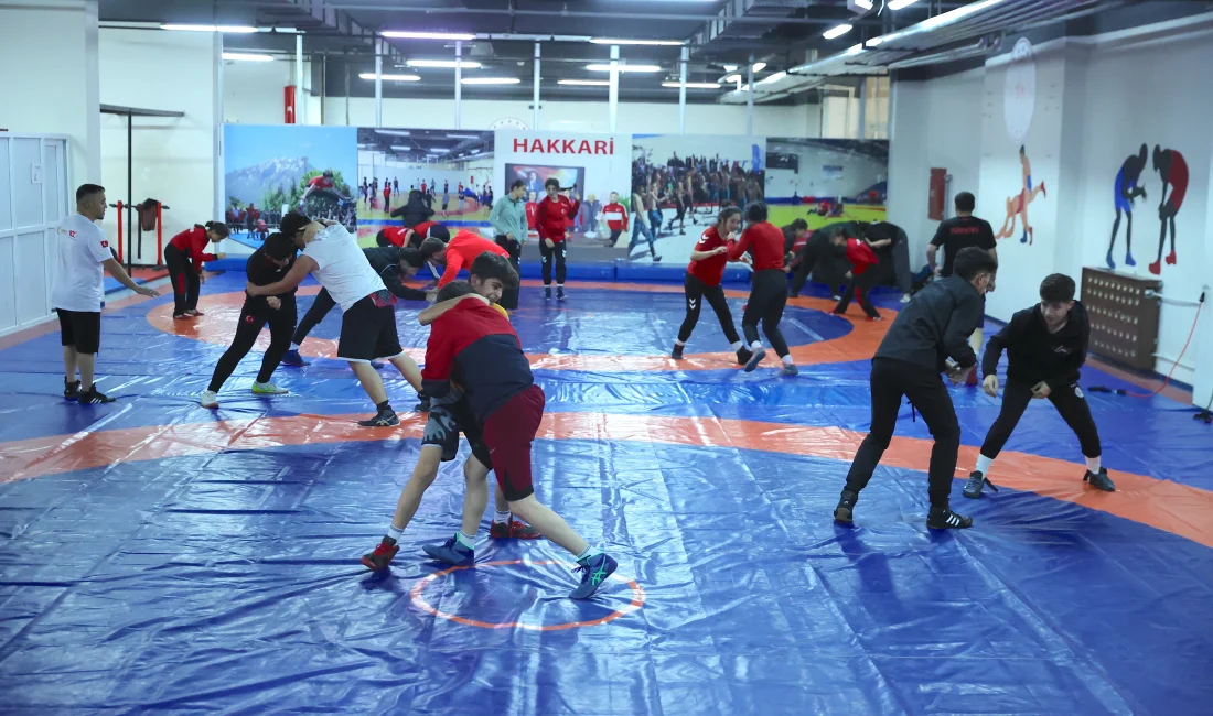 Hakkari’de güreşçiler bu sezon 78 madalya kazanarak hem ulusal hem