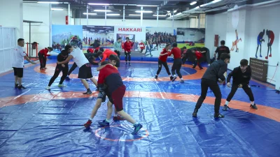 Hakkari’de güreşçiler bu sezon 78 madalya kazanarak hem ulusal hem