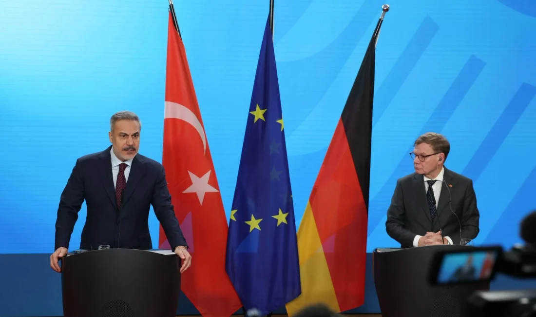 Bakan Hakan Fidan, Almanya'da düzenlenen ortak basın toplantısında, Türk-Alman ilişkilerinin