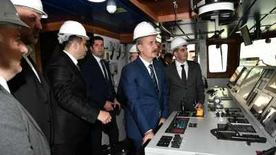 Haluk Görgün, Tuzla’daki öncü tersaneleri ziyaret ederek devam eden projeleri