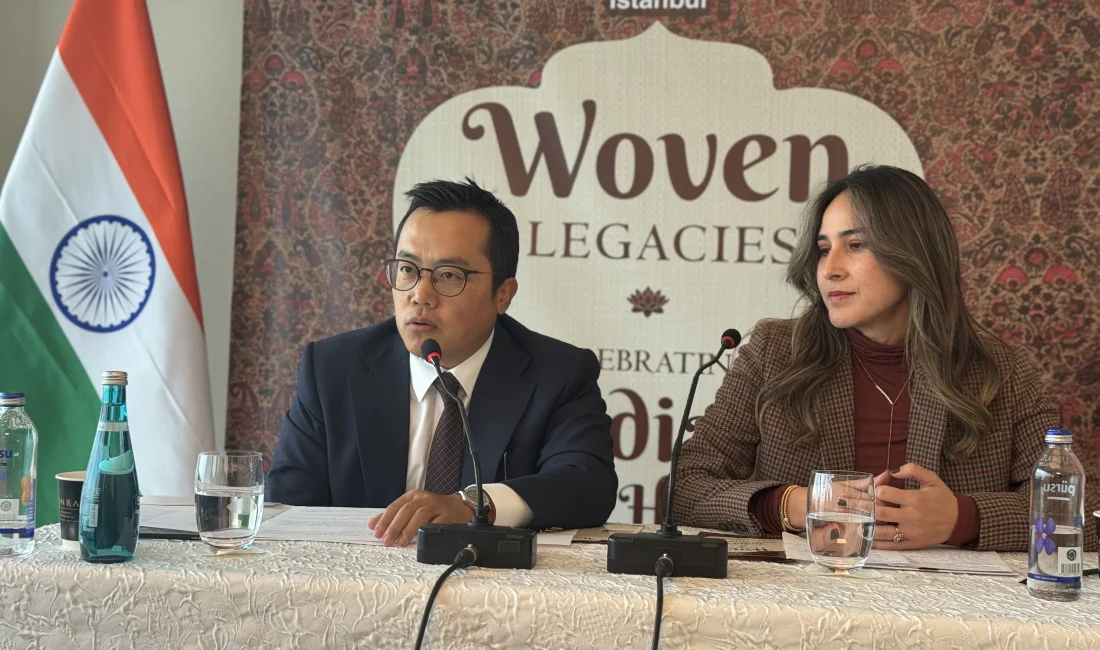 Hint tekstil geleneğini sanat, tarih ve tasarımla buluşturan “Woven Legacies”