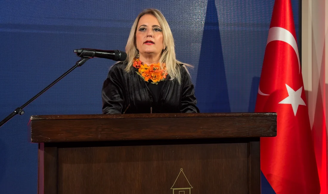 Hollanda’da Cumhuriyet Bayramı Coşkusu De Wittenburg Şatosu’nda Yaşandı Türkiye’nin Lahey Büyükelçiliği, Cumhuriyet’in 100. yılı kapsamında Hollanda’da görkemli bir