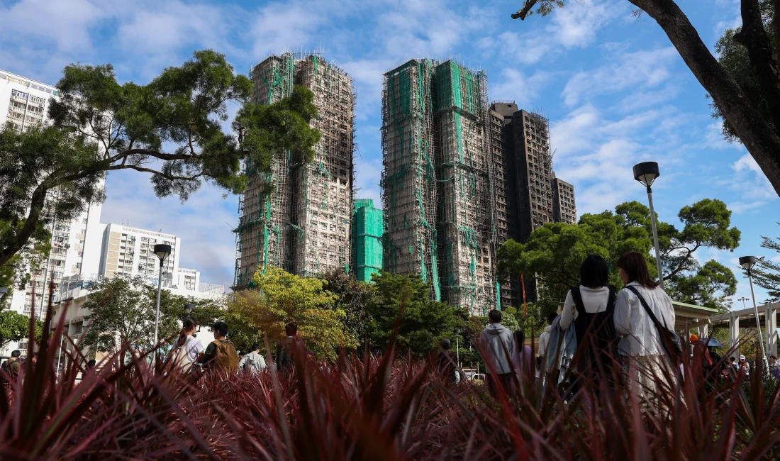 Hong Kong’un Tai Po bölgesindeki yangında yaşamını yitirenler için ülkede