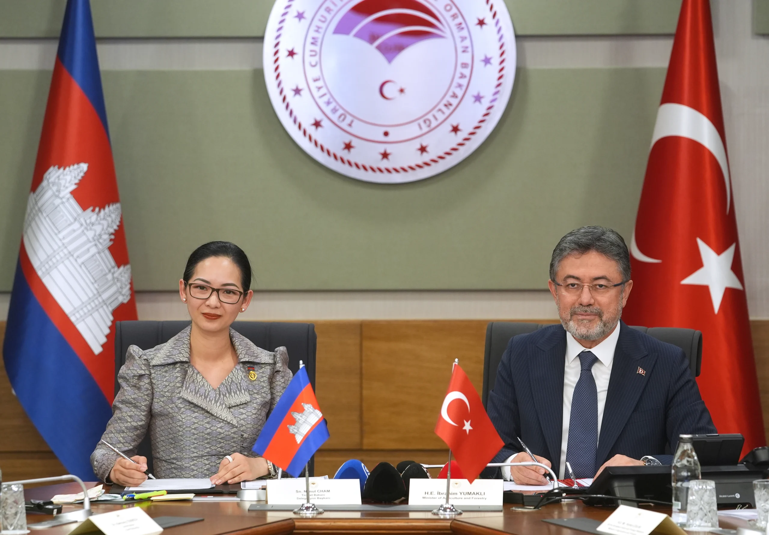 Bakan Yumaklı, Türkiye-Kamboçya Karma Ekonomik Komisyonu'nda imzalanan protokolle iki ülke