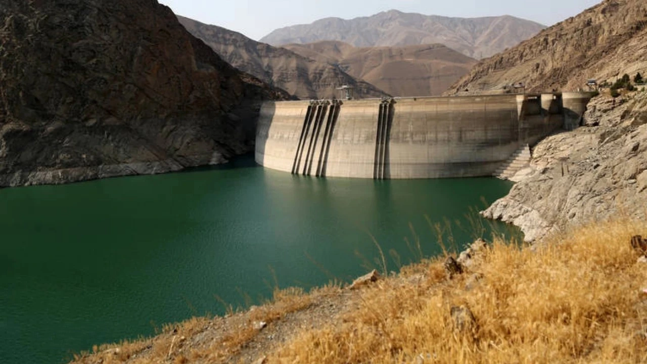 İran’da kuraklık nedeniyle su seviyeleri kritik eşiklerin altına indi. Tahran
