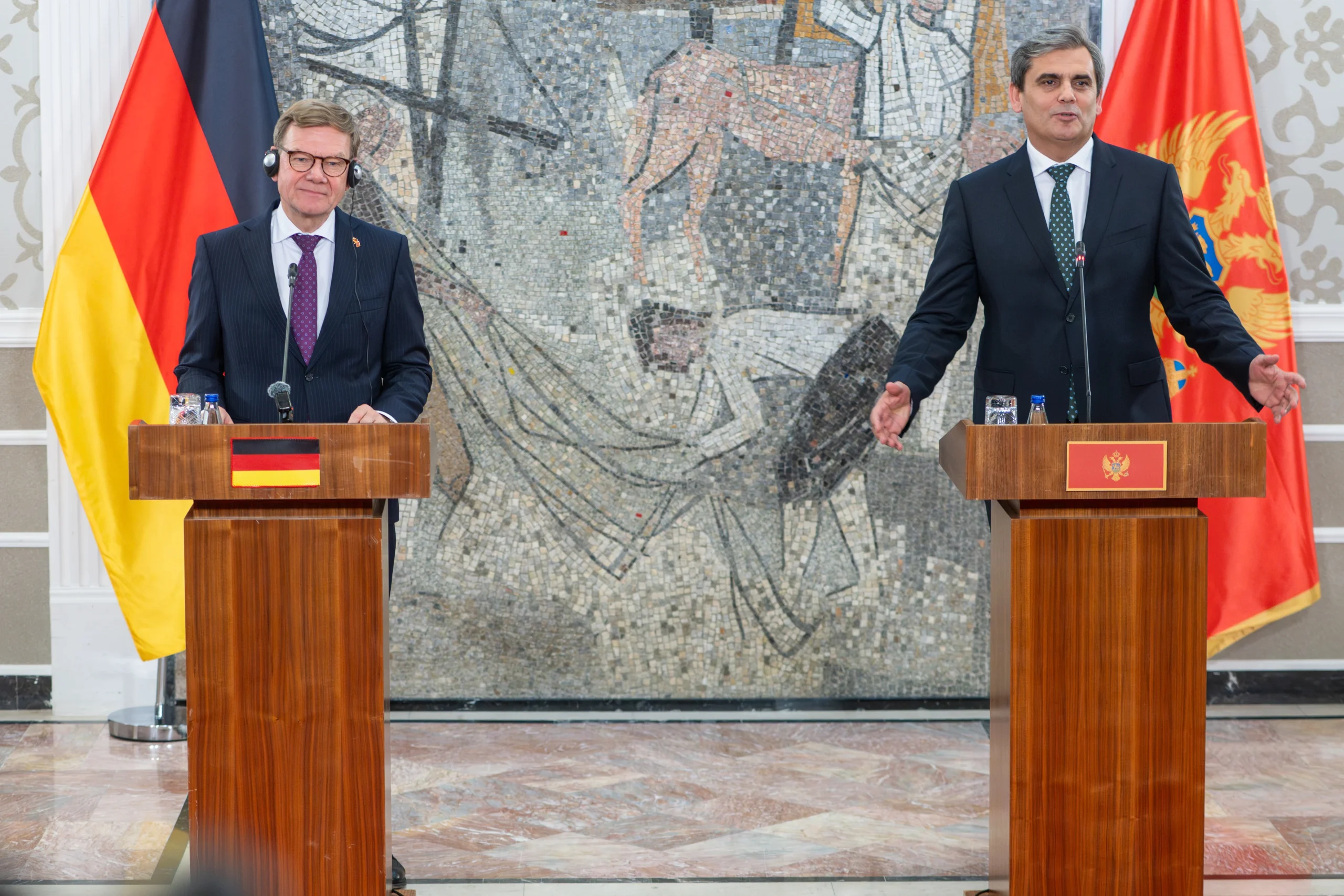 Karadağ, askıya aldığı Türkiye ile vizesiz seyahat uygulamasını kısa süre