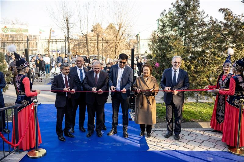 Lokman Hekim Medical Center Bişkek’te Açıldı: Sağlıkta Yeni Dönem Lokman Hekim Sağlık Grubu, Kırgızistan’daki ilk sağlık merkezi olan Bişkek