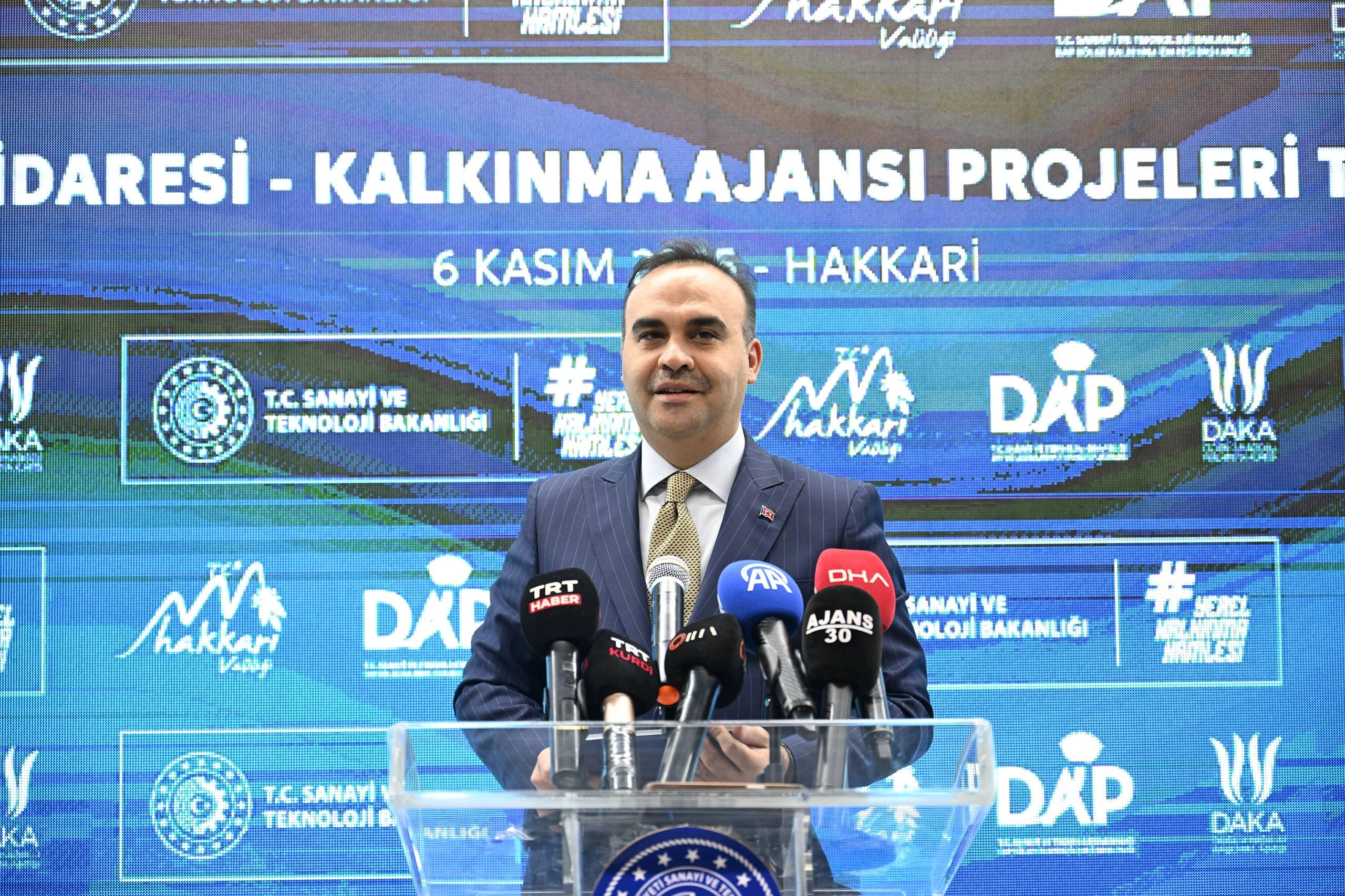 Sanayi ve Teknoloji Bakanı Kacır, Hakkari'de gerçekleştirdiği açılış töreninde Terörsüz