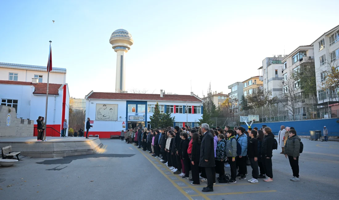 Ara Tatil Bitti, 18 Milyon Öğrenci Dersbaşı Yaptı Türkiye genelinde okullarda ara tatilin ardından öğrenciler ve öğretmenler yeniden