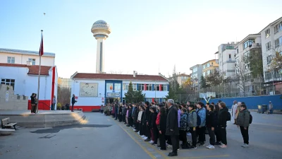 Türkiye genelinde okullarda ara tatilin ardından öğrenciler ve öğretmenler yeniden
