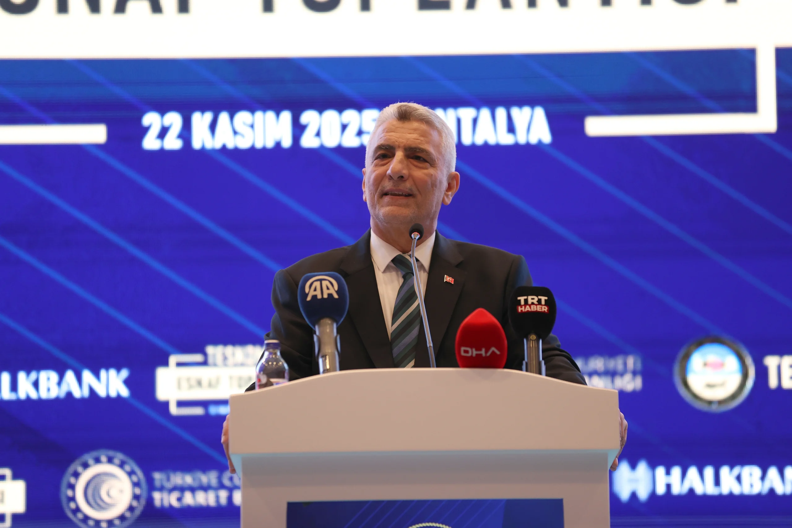 Ticaret Bakanı Ömer Bolat, esnaf kredilerinde büyük artış sağlandığını ve