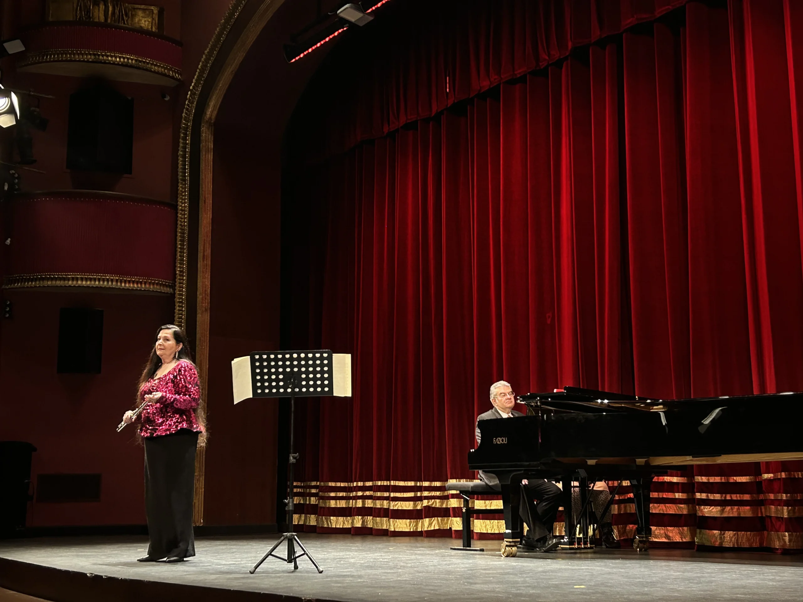 Dünyaca ünlü flüt virtüözü Şefika Kutluer, Süreyya Operası’nda verdiği konserde