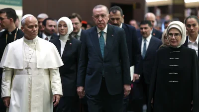 Papa 14. Leo’nun Türkiye’ye yaptığı ilk resmi ziyaret, dini sembolizmin