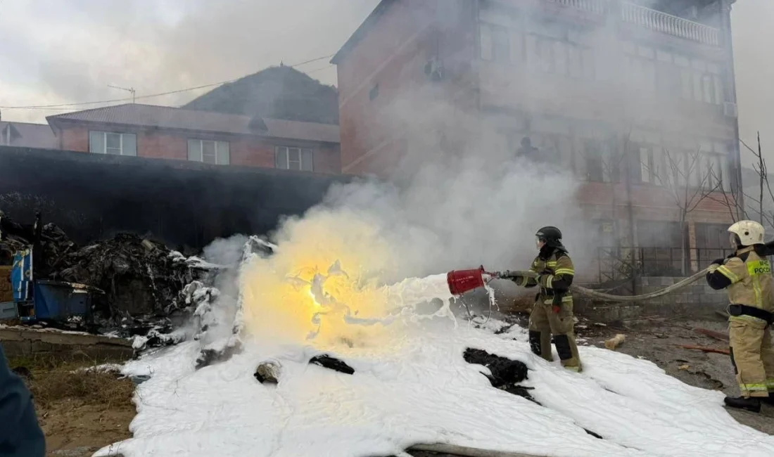 Dağıstan’da bir evin üzerine düşen helikopter kazasında 4 kişi yaşamını