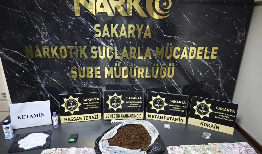 Sakarya'da uyuşturucuyu tuvalette yok etmeye çalışan 3 kişi, polisin düzenlediği