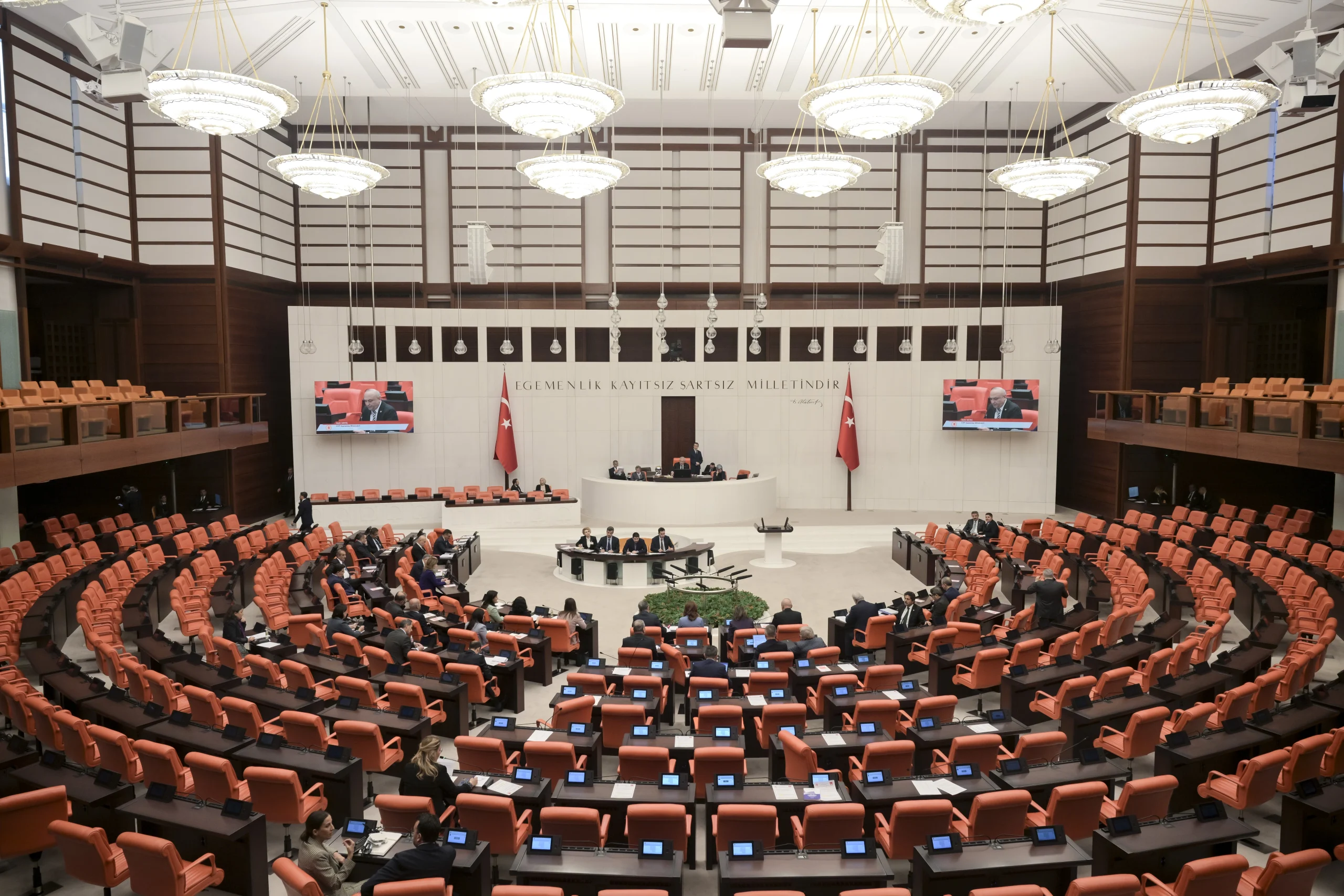 TBMM Genel Kurulu'nda öğretmen atamaları, ekonomik sorunlar ve Türkiye'nin diplomatik