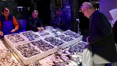 Trabzon’da son haftalarda hamsi bolluğu yaşanıyor. Balıkçılar bu yılın bereketli