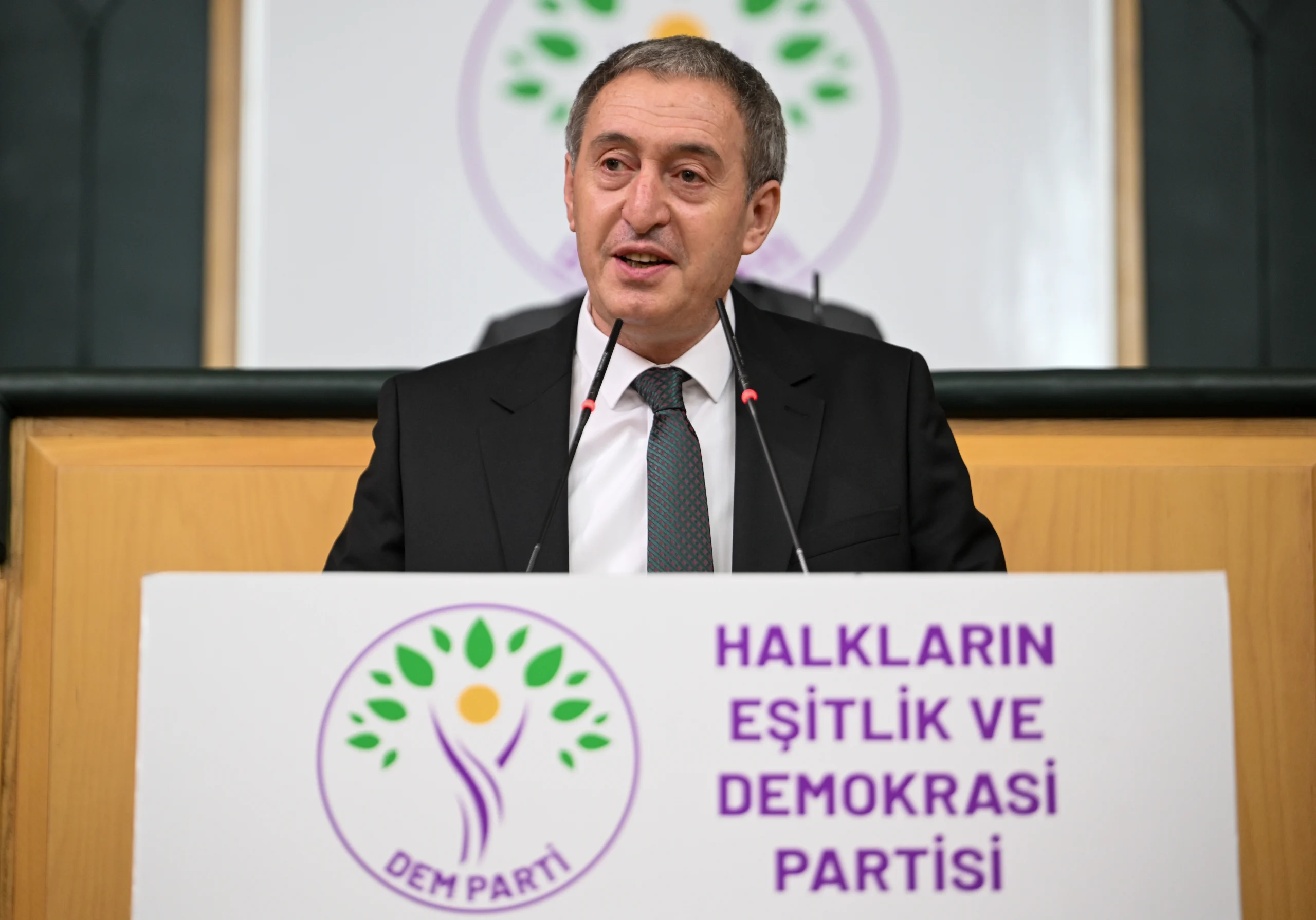 DEM Parti Eş Genel Başkanı Tuncer Bakırhan, AİHM kararının uygulanmasını