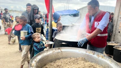 Türk Kızılay, Gazze ve Deyr el-Belah'ta kurduğu aşevleriyle günde 35