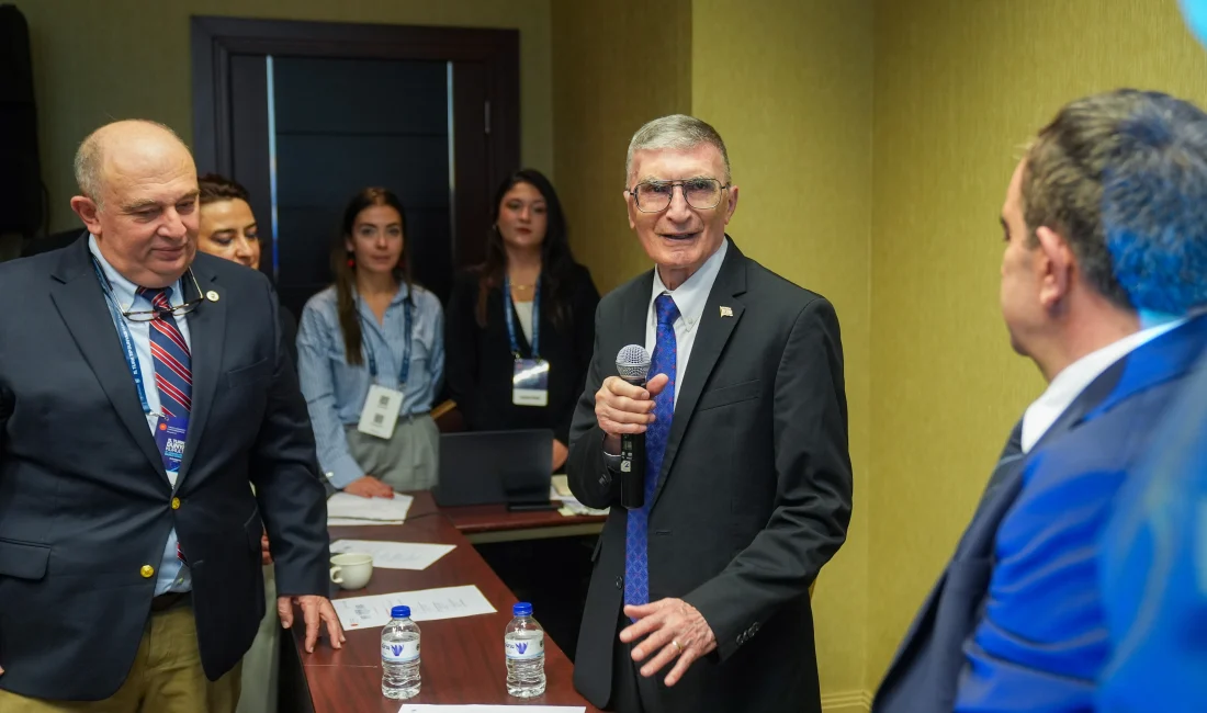 "Üreten Sağlık" temasıyla gerçekleşen 11. Türk Tıp Dünyası Kurultayı'nın ilk