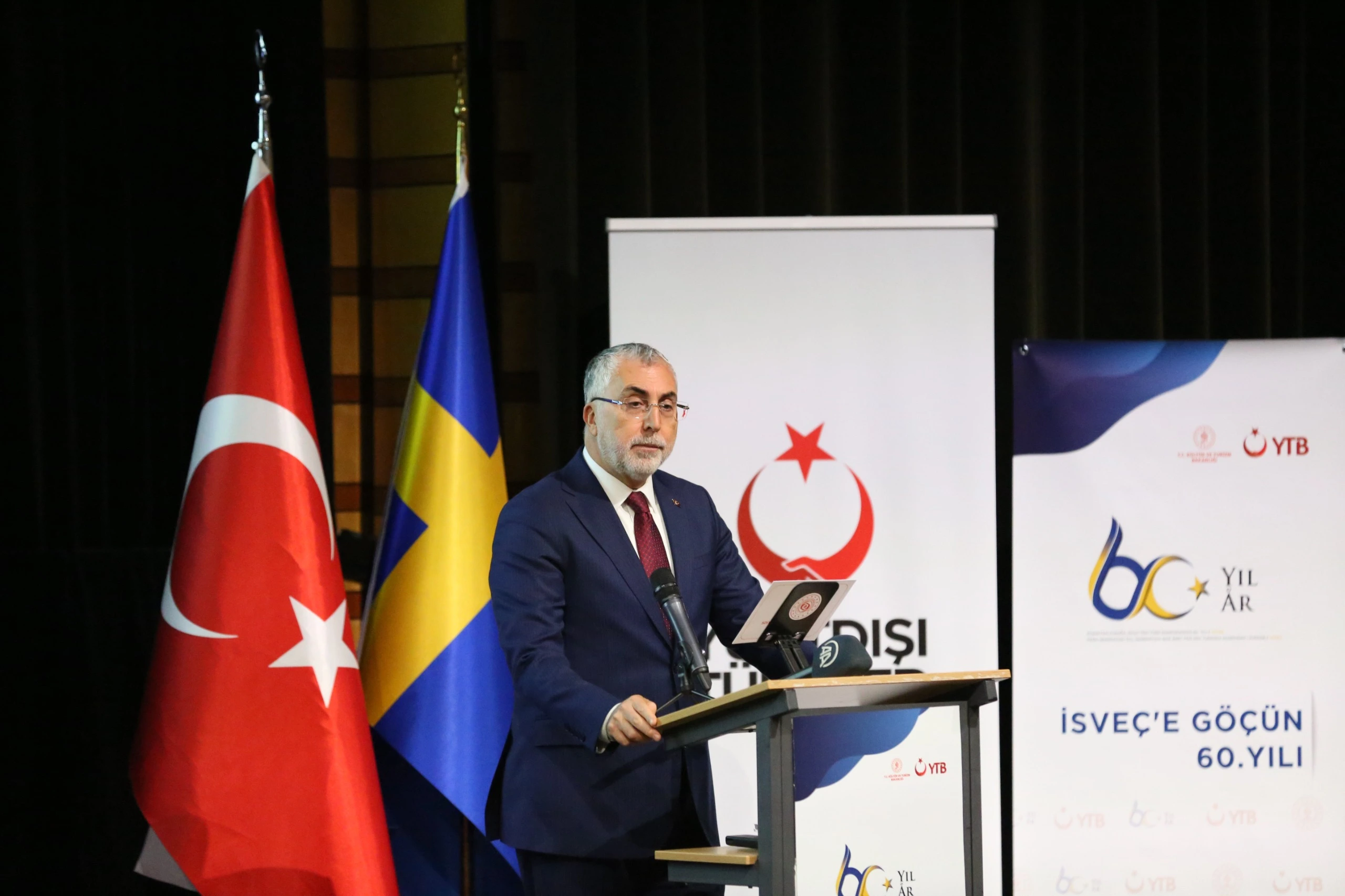 Yurtdışında yaşayan Türklerin hikâyesine ışık tutan "Türk Diasporasının 60. Yılı"