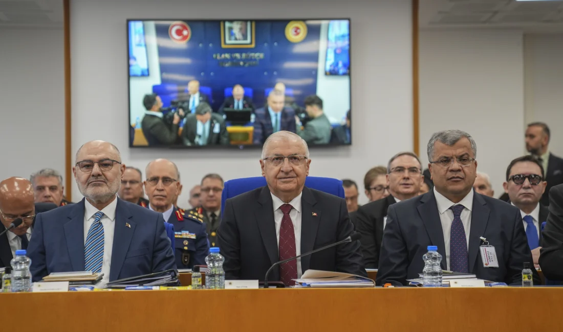 Bakan Güler: “Terörle Mücadelede Yeni Dönem, Yapay Zeka Destekli Sistemlerle Güçleniyoruz” Milli Savunma Bakanı Güler, "Yüksek teknoloji merkezli ordu yapısı ile