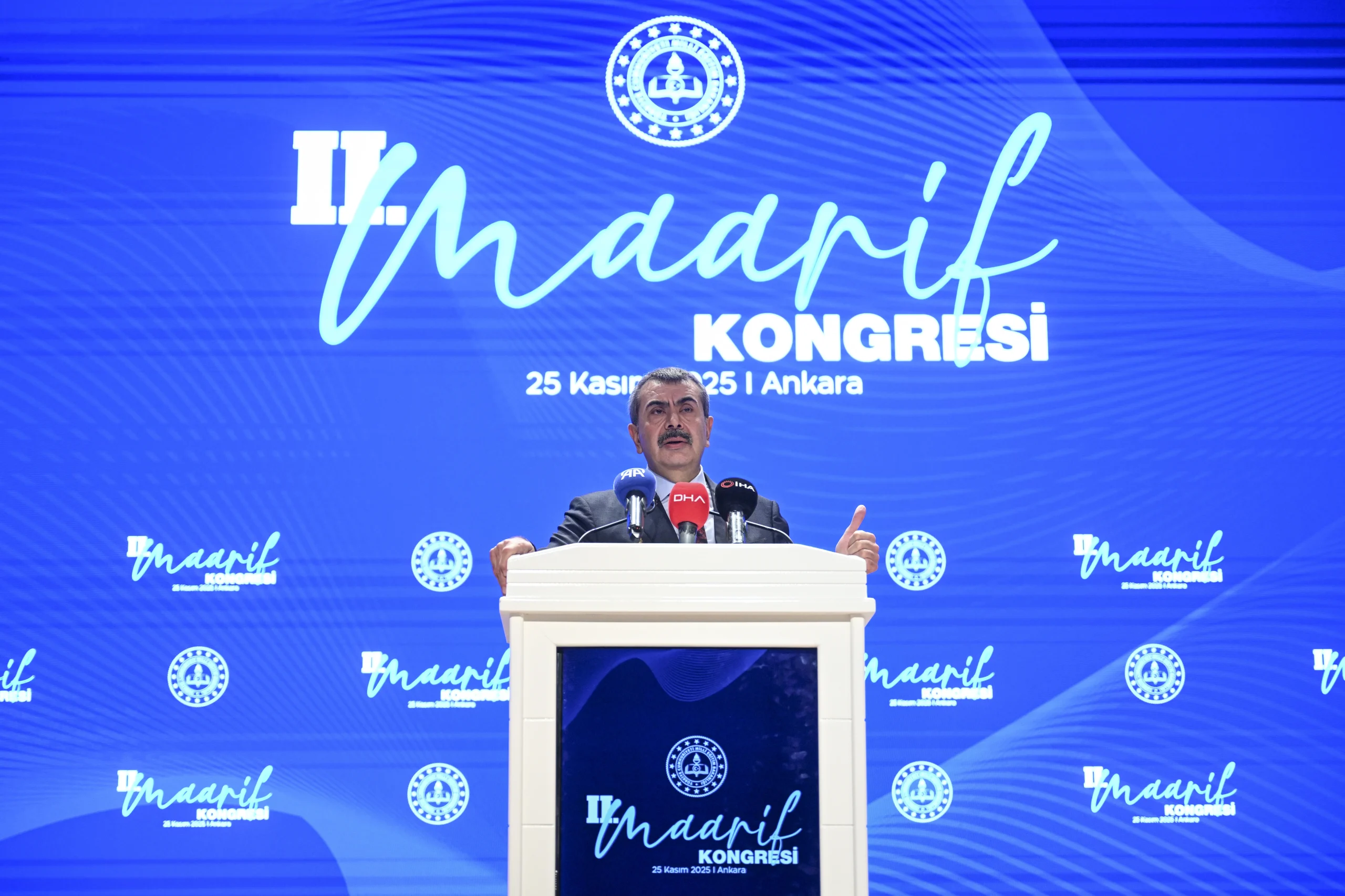 Bakan Yusuf Tekin, 2. Maarif Kongresi’nde yaptığı konuşmada, milli değerlere