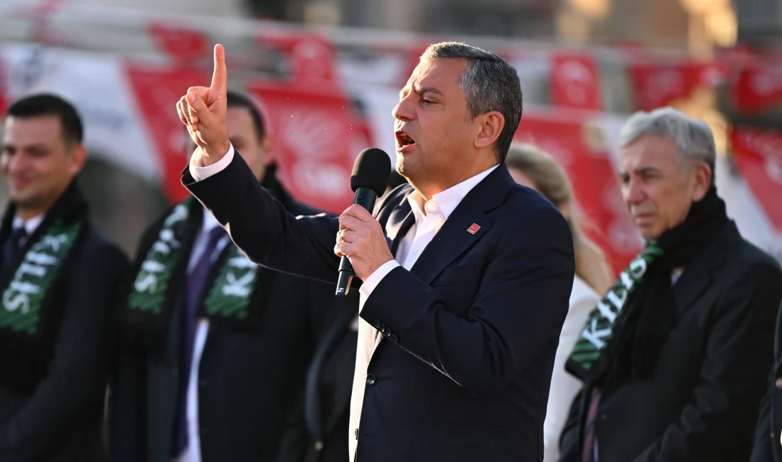 CHP Genel Başkanı Özgür Özel, Kilis mitinginde partisinin yenilenen programıyla