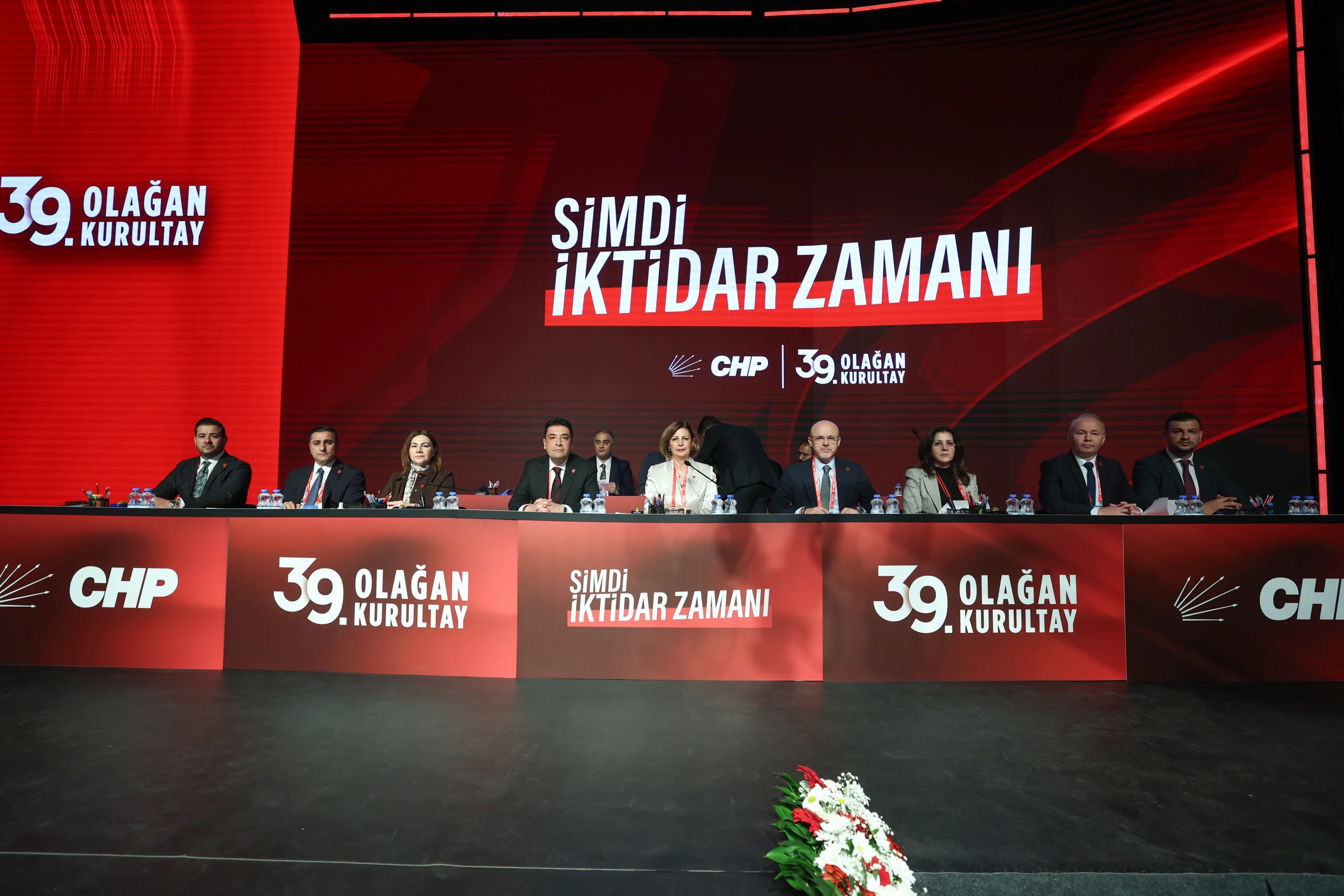CHP’nin 39. Olağan Kurultayı’nda yeni parti programı oy birliğiyle kabul