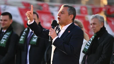 CHP Genel Başkanı Özgür Özel, Kilis mitinginde partisinin yenilenen programıyla