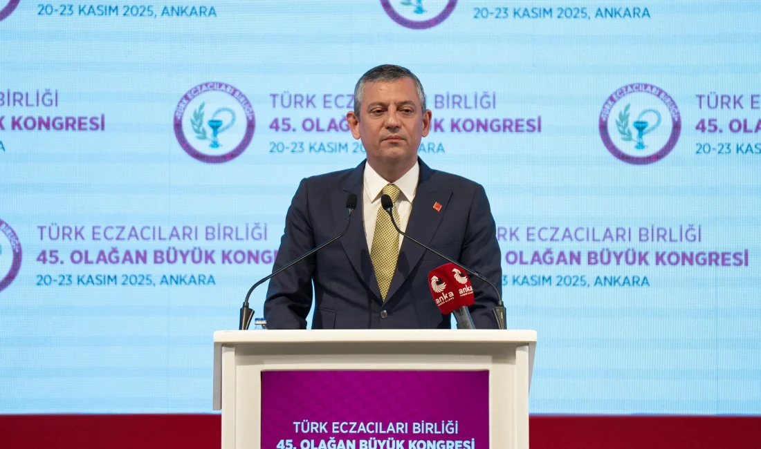 CHP Genel Başkanı Özgür Özel, “İlaç fiyatından eczacının emeği arındırılıyor.