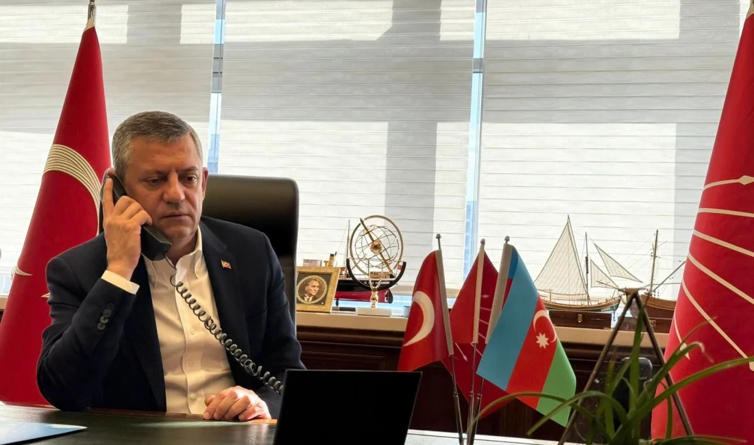 CHP Lideri Özel’den Aliyev’e Zafer Günü Tebriği CHP Genel Başkanı Özgür Özel, Azerbaycan Cumhurbaşkanı İlham Aliyev ile