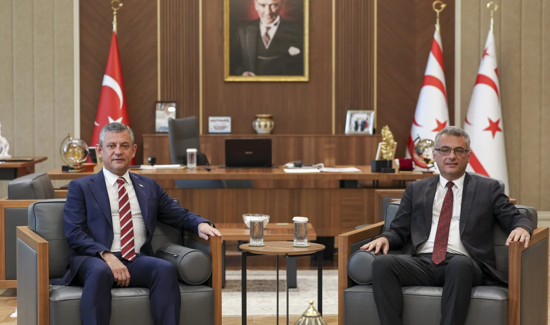 15 Kasım Cumhuriyet Bayramı dolayısıyla Lefkoşa’da bulunan CHP Genel Başkanı