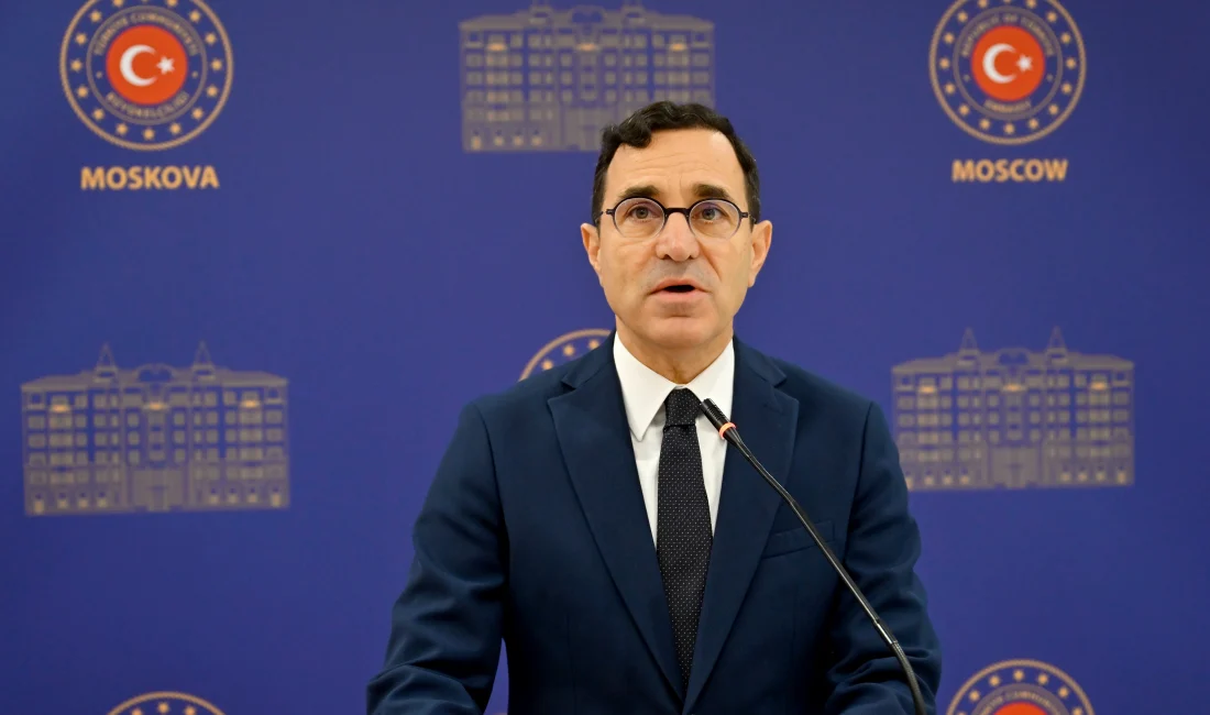 Atatürk, Vefatının 87. Yılında Moskova’da Saygıyla Anıldı Türkiye Cumhuriyeti’nin kurucusu Atatürk, Rusya’nın başkenti Moskova’da düzenlenen törenle vefatının