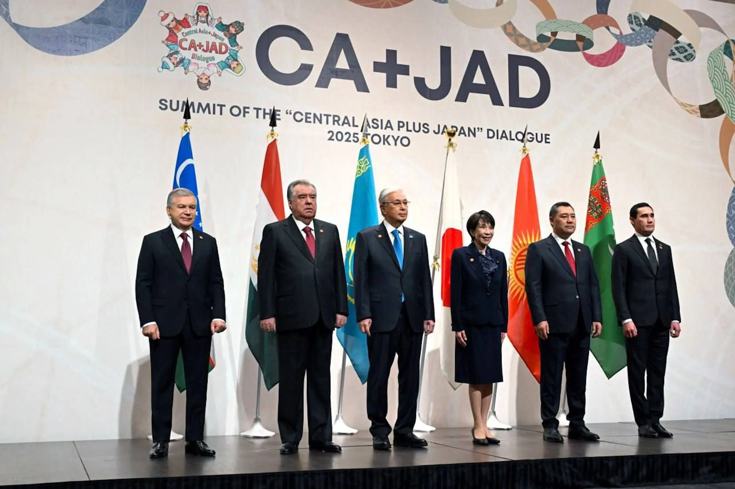 Orta Asya-Japonya Zirvesi'nde konuşan Özbekistan Cumhurbaşkanı Mirziyoyev, bölgesel işbirliğinin güçlenmesi