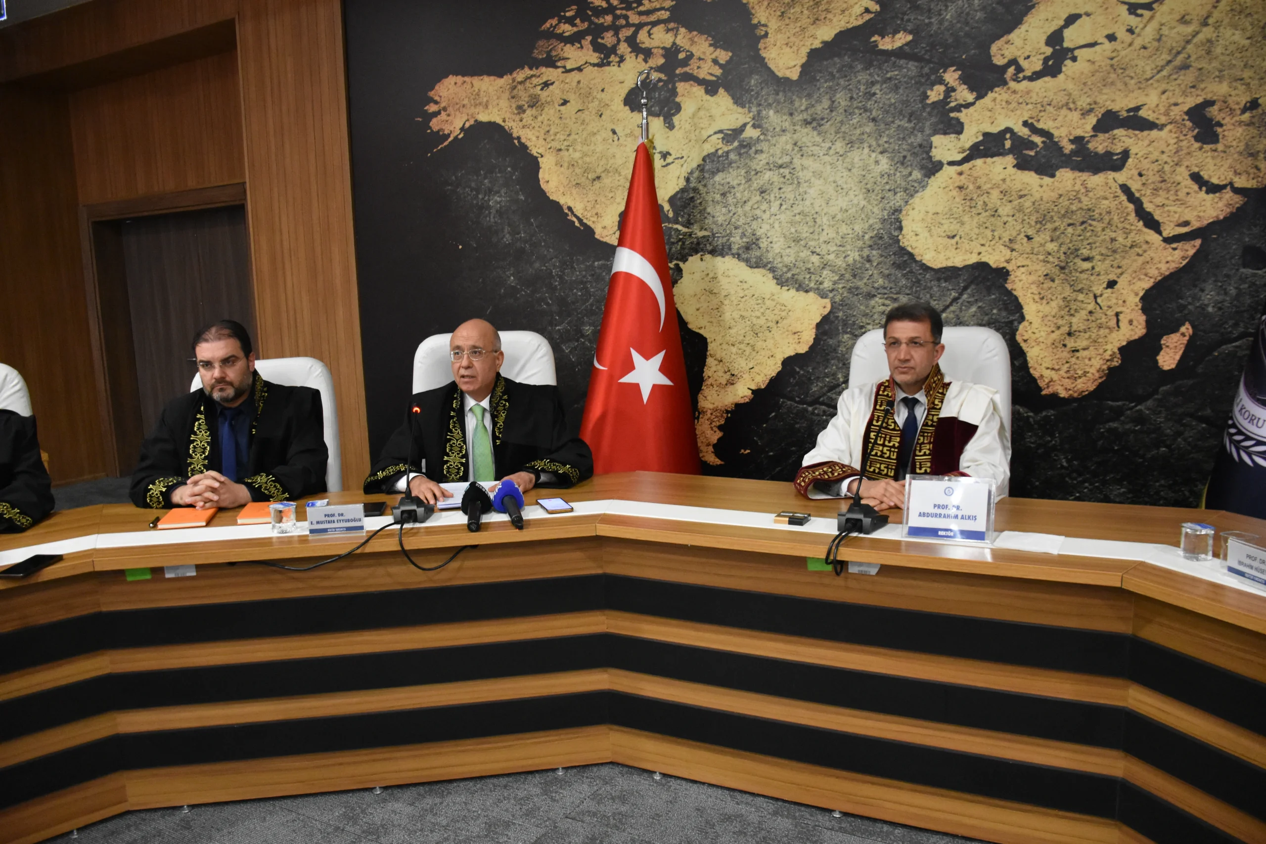 Şırnak Üniversitesi yönetimi, Rektör Prof. Dr. Abdurrahim Alkış hakkındaki iddiaların