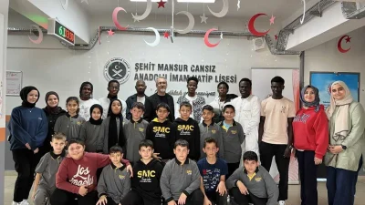 Sakarya'da düzenlenen Yeryüzü Akademisi programında Afrikalı öğrenciler, farklı coğrafyaların kültürlerini